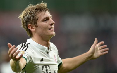 猫头鹰体育快讯-凯恩凌空抽射挂死角