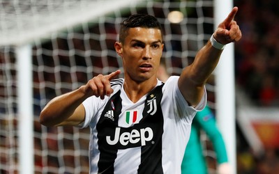 猫头鹰体育热评-加比波蒂略进球后做打电话庆祝